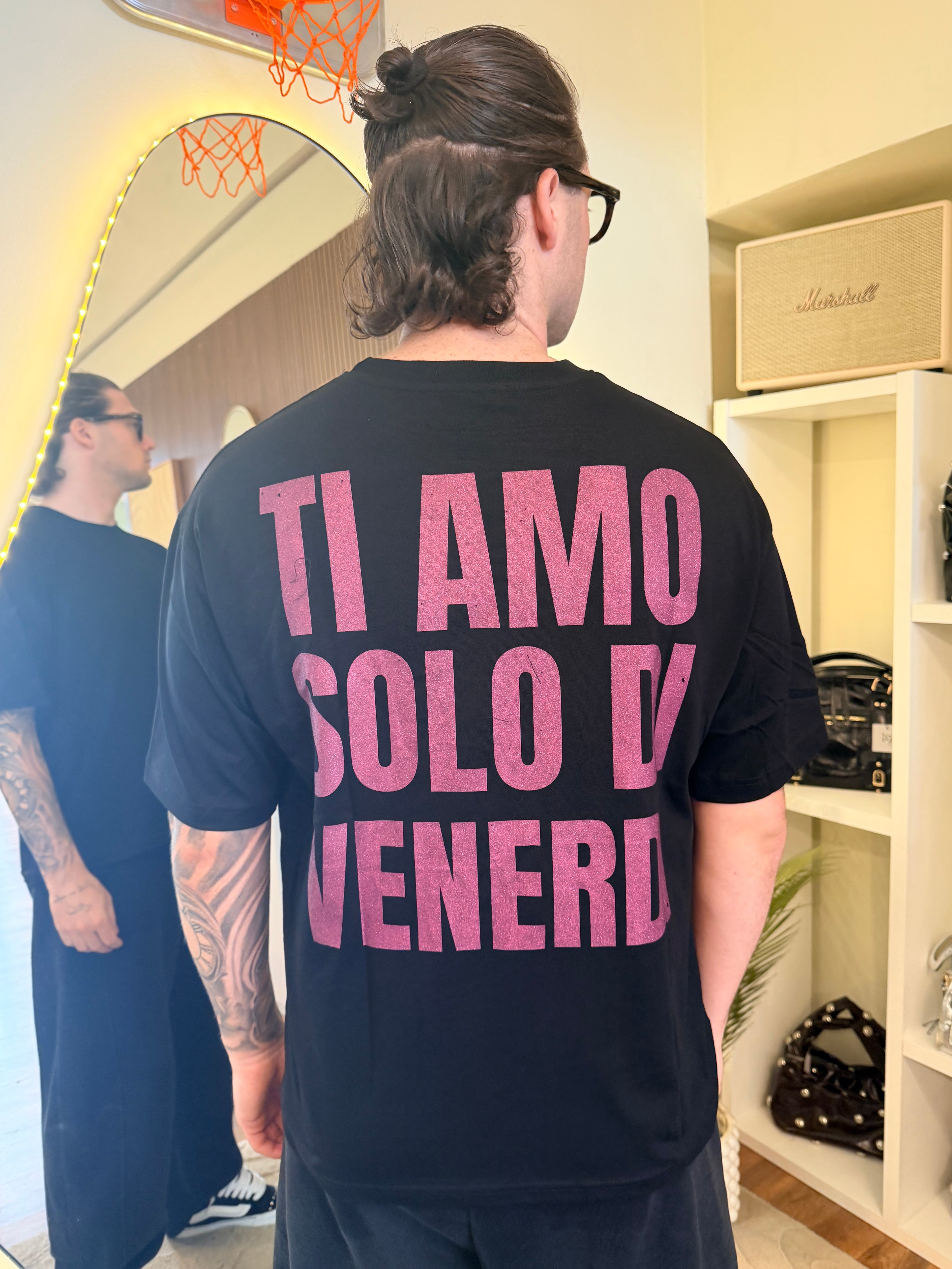 T-shirt Ti Amo solo di Venerdí