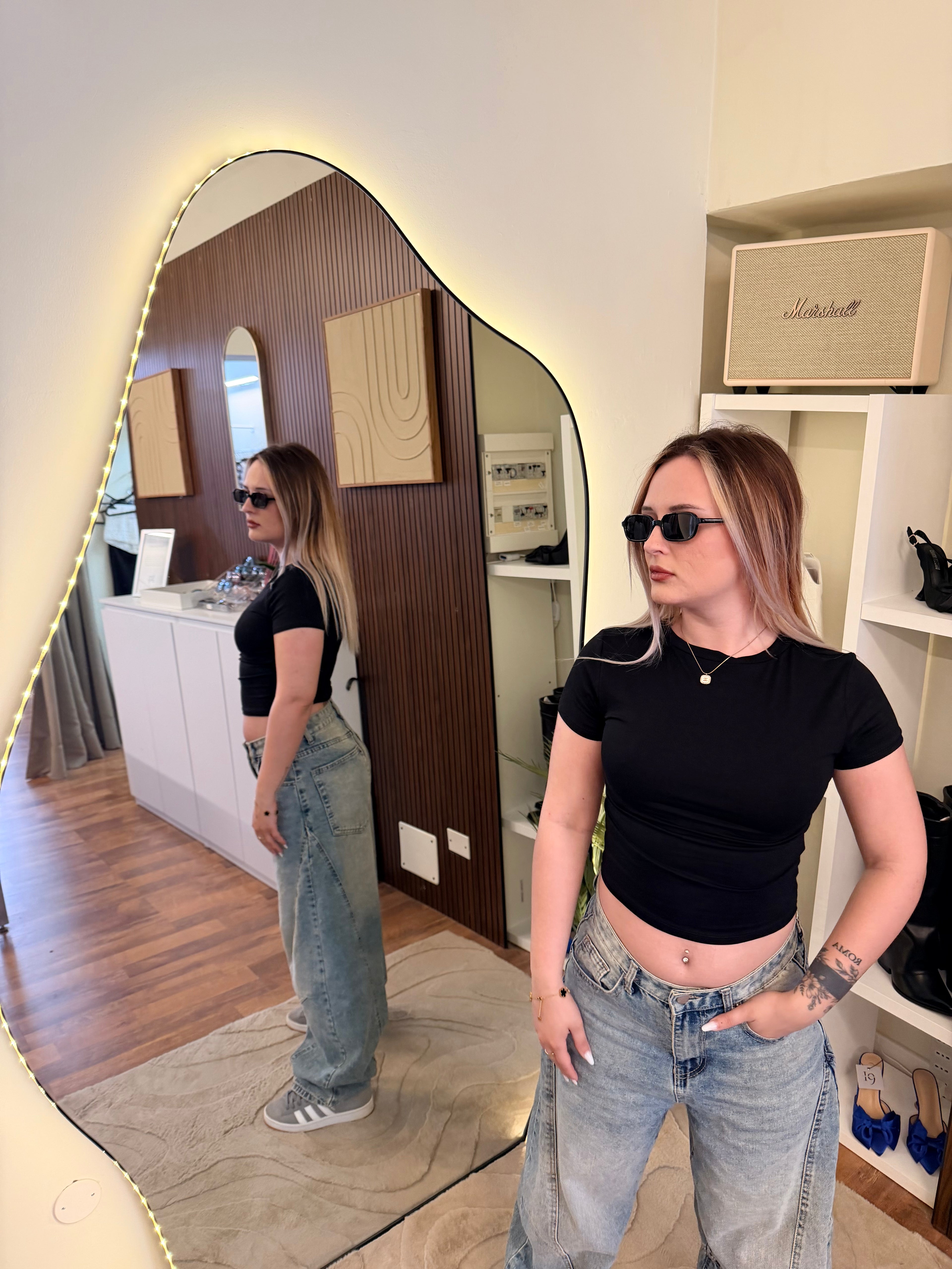 T-shirt basic crop nera